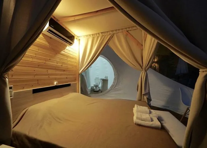 Οργανωμένο κάμπινγκ Bubble Tents